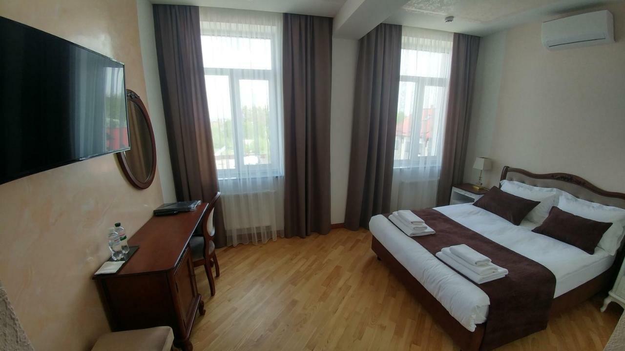 Hotel Meridian Brody Exteriér fotografie
